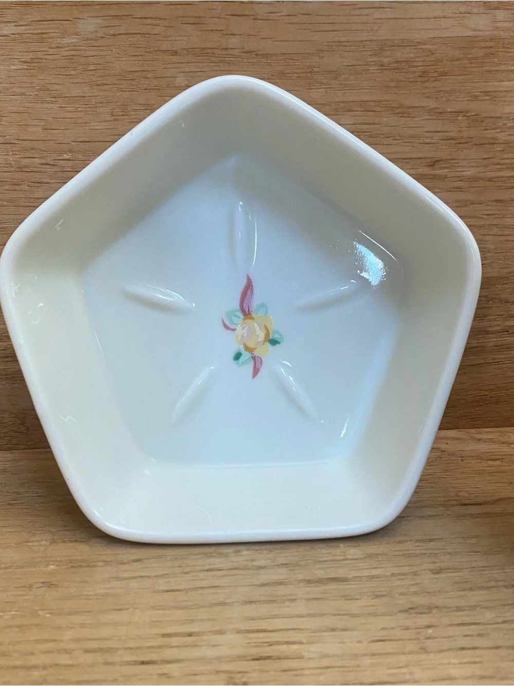 Croscill Vintage “Fiesta” Floral 90s Soap Dispenser And Basin Set Of 2 Bathroom